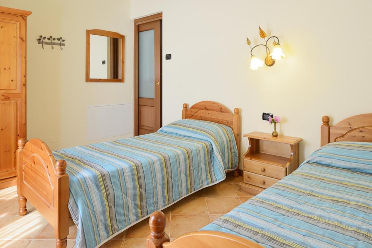 Bed And Breakfast Montino Cene Bilik gambar